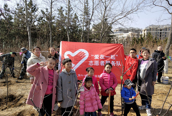 當(dāng)雷鋒月和植樹(shù)節(jié)相遇——相約春天，播種綠色，志愿精神薪火傳
